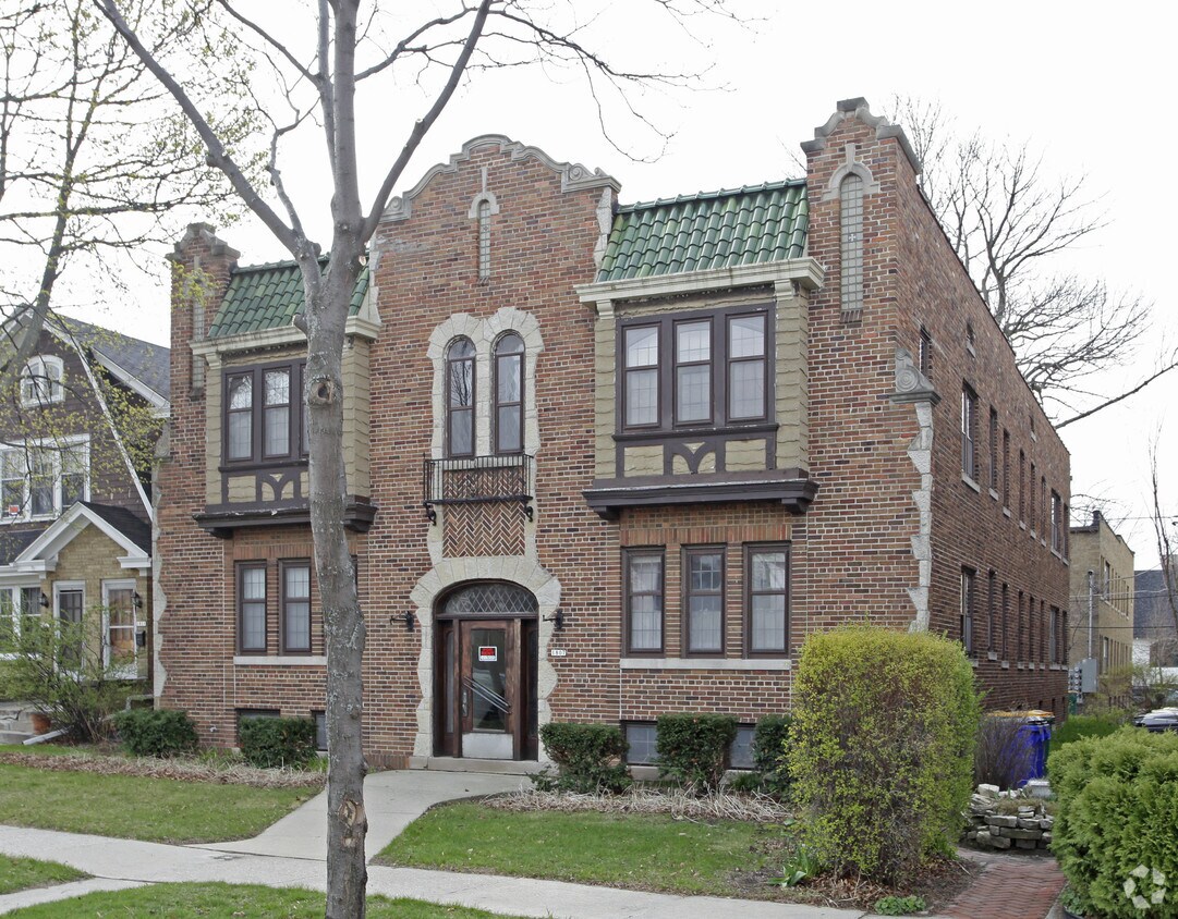 Primary Photo - 1807 E Jarvis St