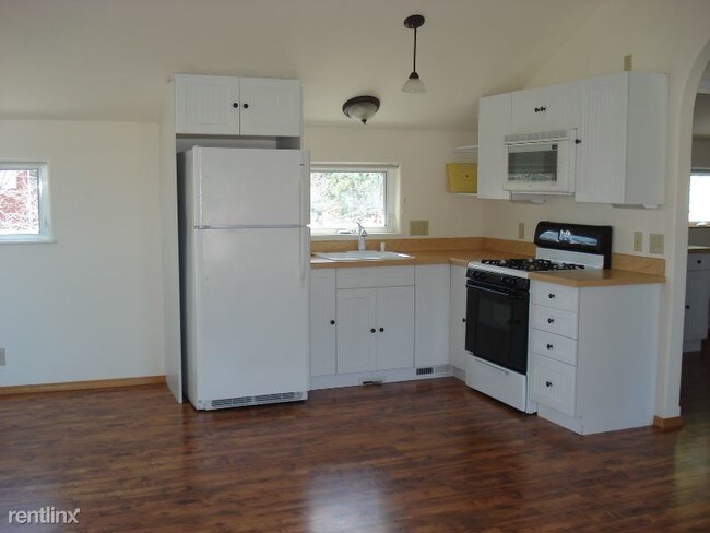 Building Photo - 1 br, 1 bath Apartment - 1828 Hwy 93