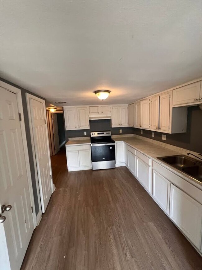 Foto del edificio - 1804 Van St