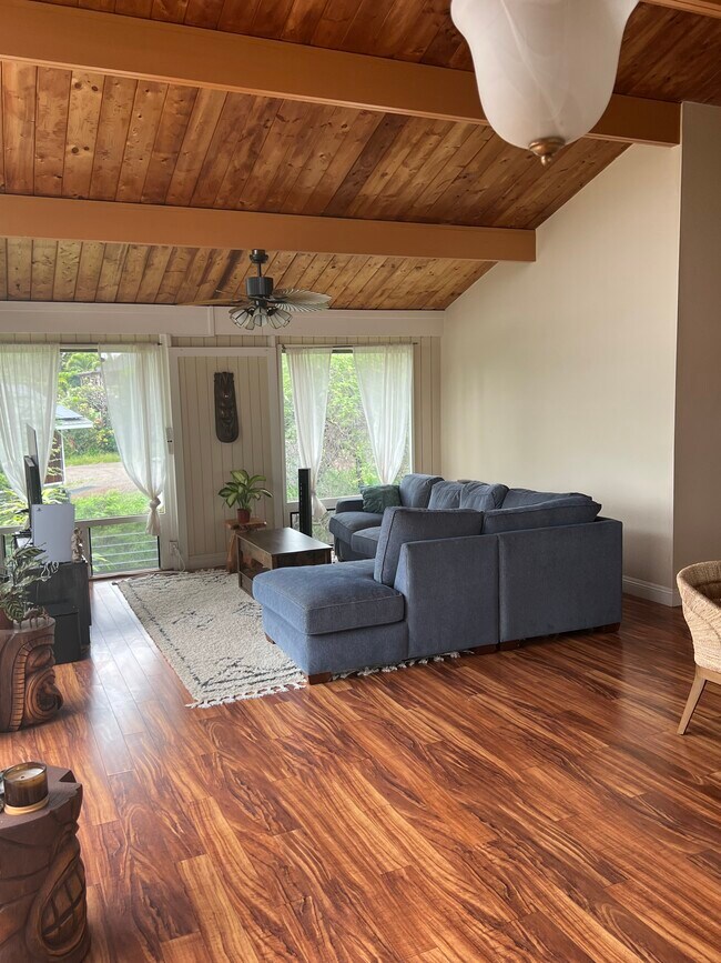 Living Room - 566 Mikioi Pl