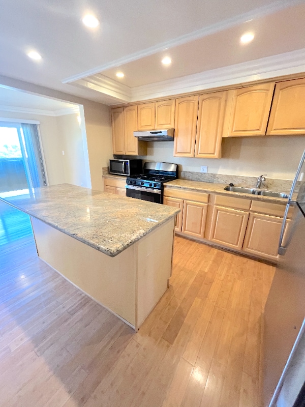 Building Photo - 100 Cliff Dr