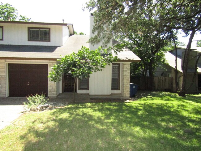 Foto del edificio - 7001 Winedale Dr