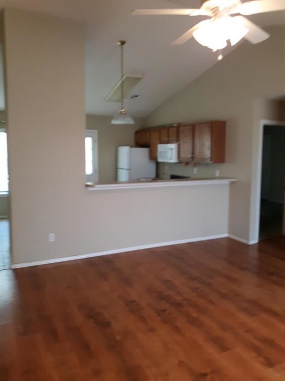 Building Photo - 540 Buckingham Place