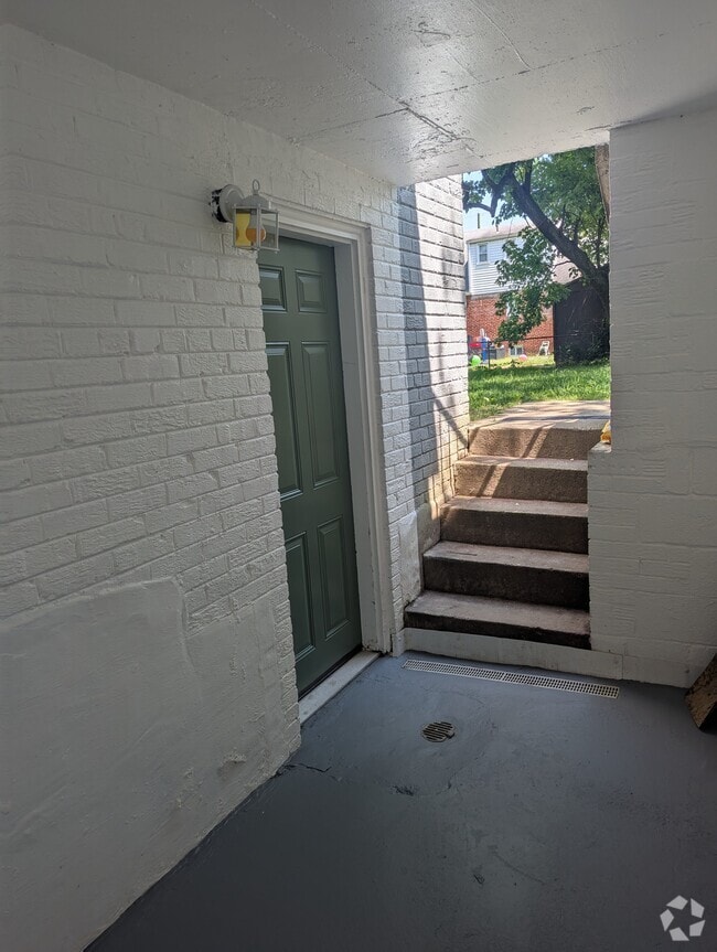 Building Photo - 6504 Hansford St