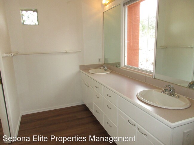 Building Photo - 3 br, 2 bath House - 200 MICHAELS RANCH