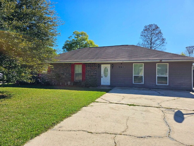 Building Photo - 4BR/2BA Single Family Home in Quiet Neighborhood