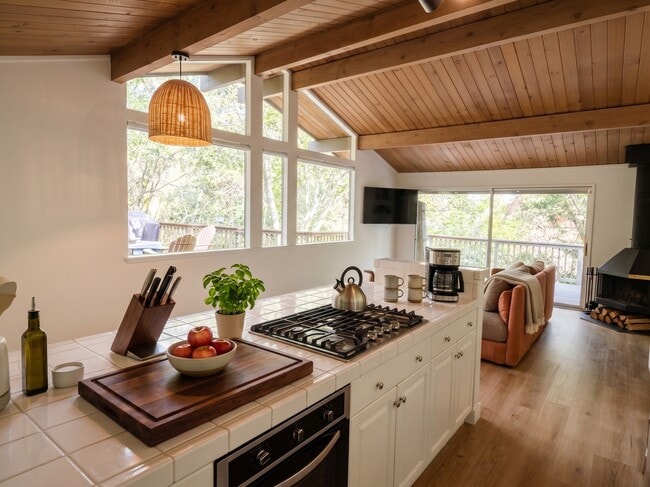 Building Photo - 410 Bolinas Rd