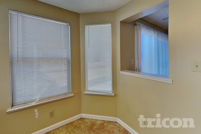 Building Photo - 6022 Walnut Creek Rd