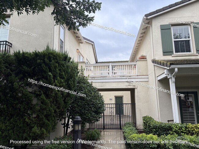 Foto del edificio - 8157 Garden Gate St