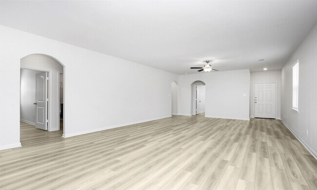 Building Photo - 451 Lone Rider Dr