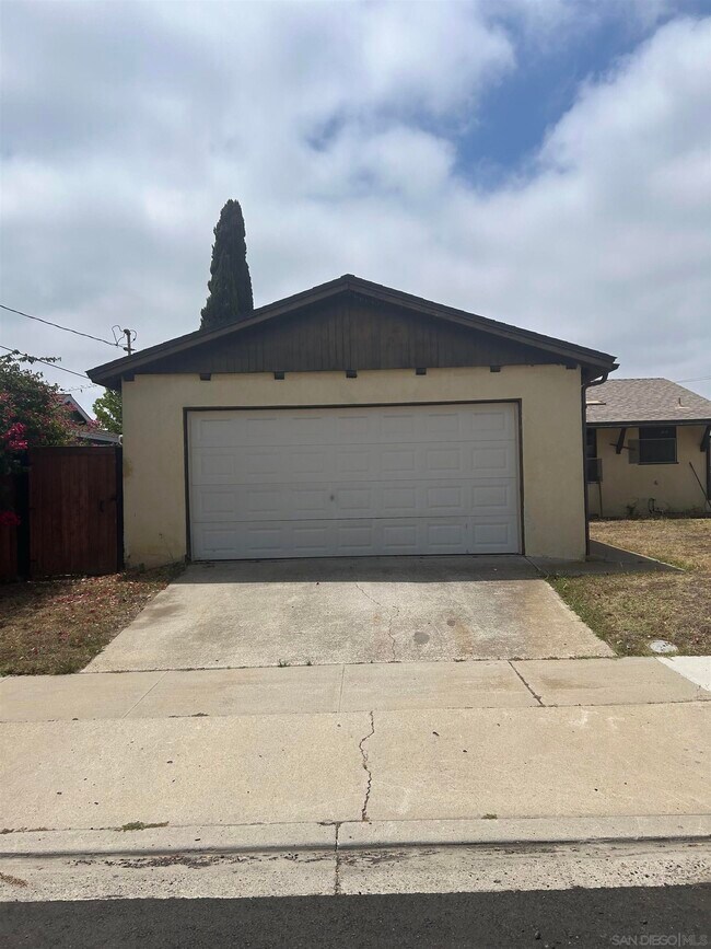 Building Photo - 2862 Mimika Pl