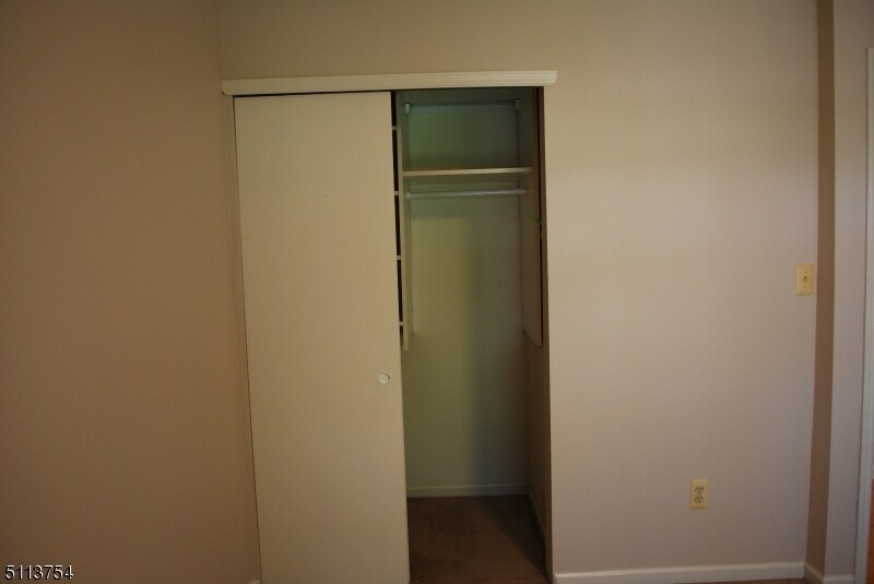 Primary Photo - 7 Crestview Ln