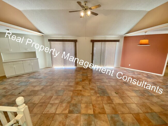 Foto del edificio - 2 Bedroom Custom Home in Liberty