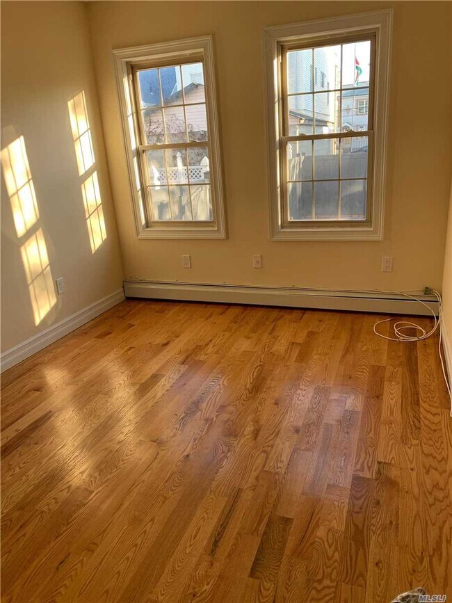 Foto del edificio - 95-21 102nd St