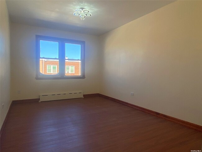Building Photo - 105-15 63rd Dr