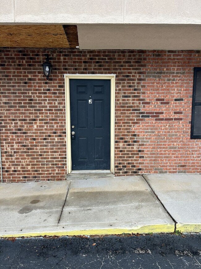 Building Photo - 1810 Bishop Ave