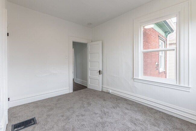 Building Photo - 70 Millbridge St