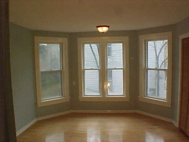 Building Photo - 215 E Mifflin St