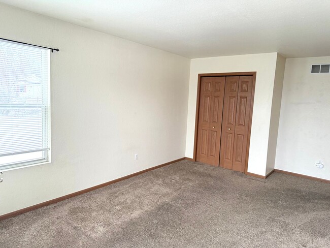 Photo - County Farm - 4180/4182 Apartment