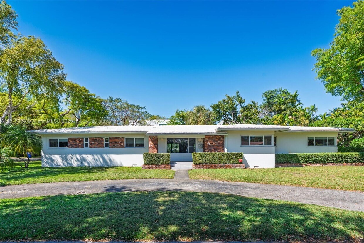 Foto principal - 501 NE 51st St