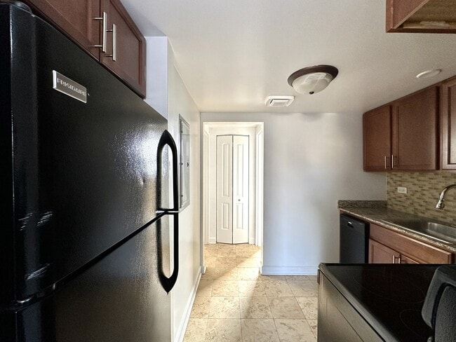 Building Photo - 7626.5 N Milwaukee Ave