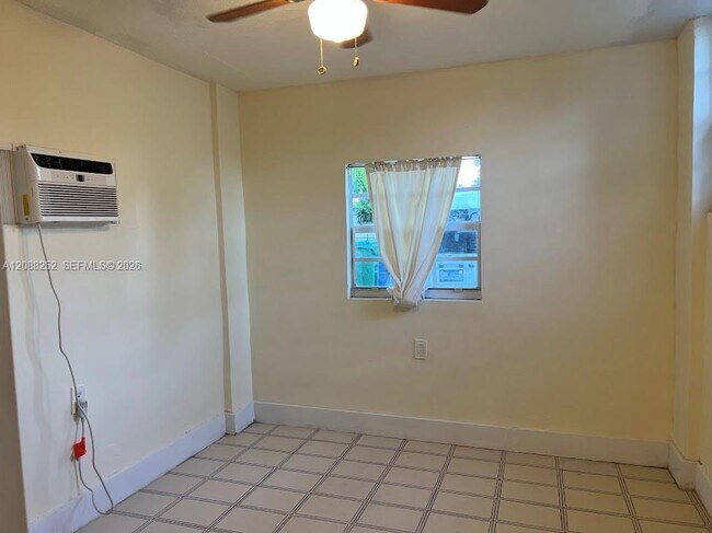 Foto del edificio - 280 NW 104th Terrace