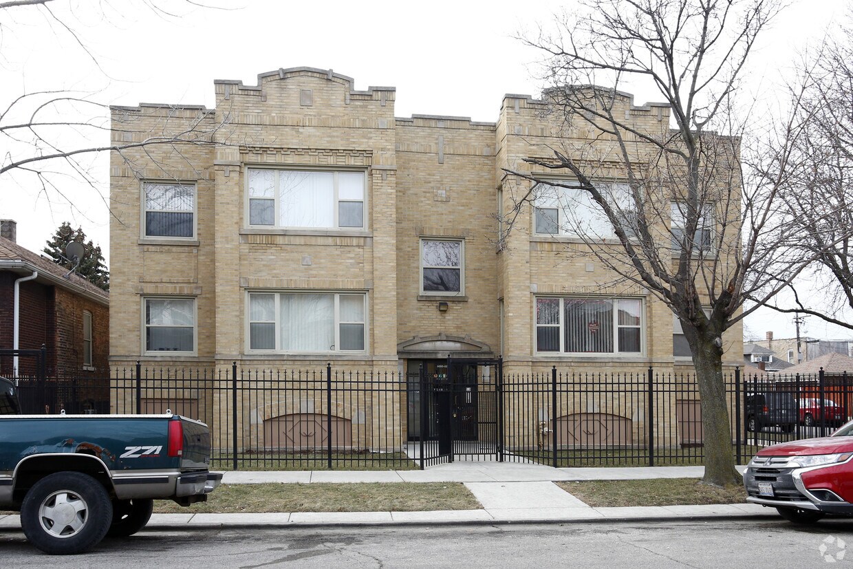Building Photo - 6000-6002 S Whipple St
