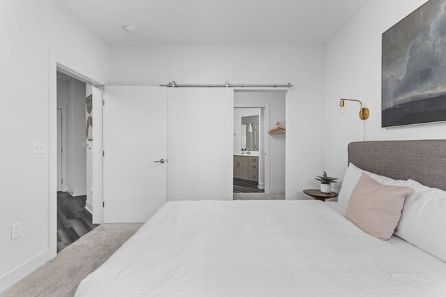 Foto del edificio - 552 E Washington St