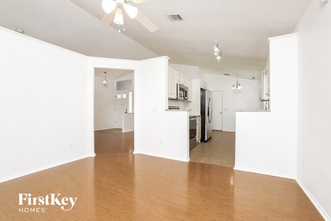 Building Photo - 2673 Debany Rd