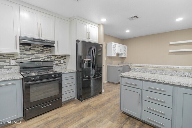 Foto del edificio - 3313 Crown Hill Pl