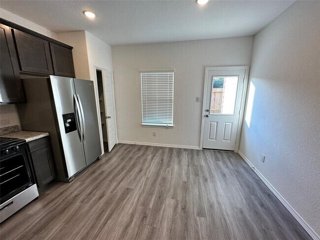 Building Photo - 16512 Moss Ln