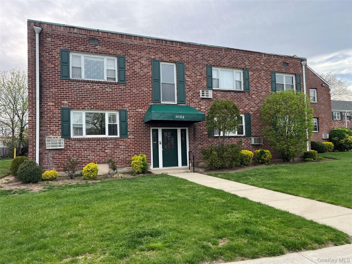 Primary Photo - 1084 Fenwood Dr