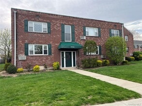 Building Photo - 1084 Fenwood Dr