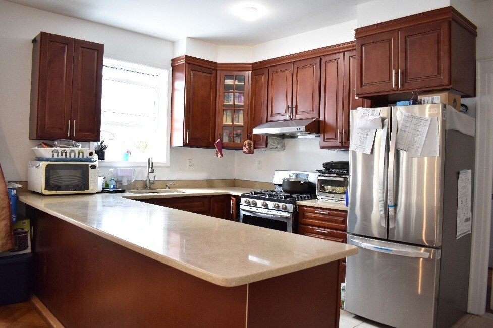 Foto principal - 8302 6th Ave