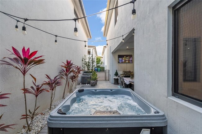 Foto del edificio - 4363 NW 81st Ave