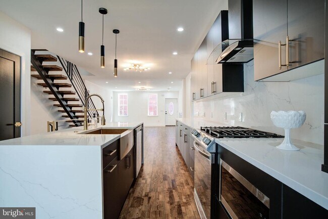 Building Photo - 3038 Salmon St