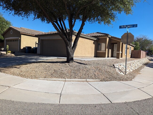 Building Photo - 3 Bedroom 2 Bath Rental in Sahuarita