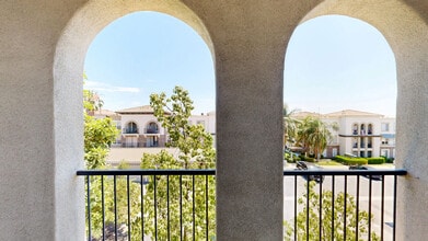 Interior Photo - Verano at Rancho Cucamonga Town Square