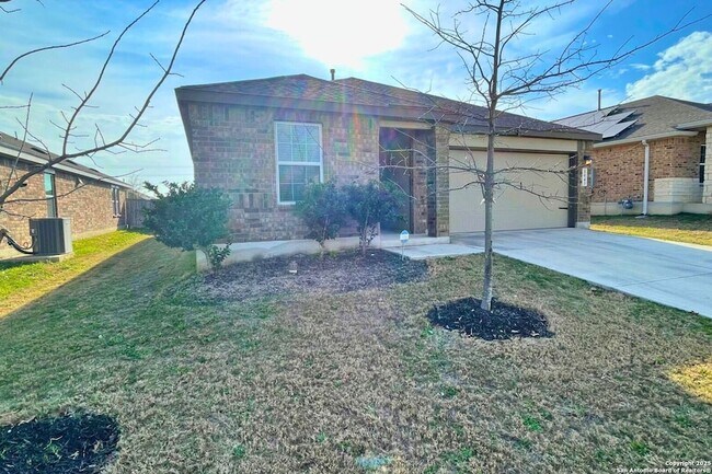 Foto del edificio - 1043 Raceland Rd