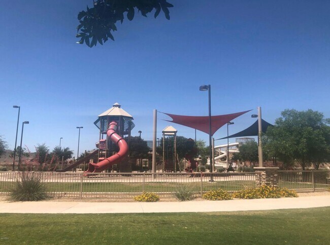 Building Photo - Gorgeous 5 Bedroom Located in Casa Grande!...
