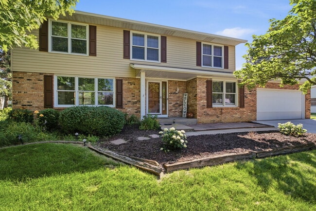 Building Photo - 4813 Surrey Ct