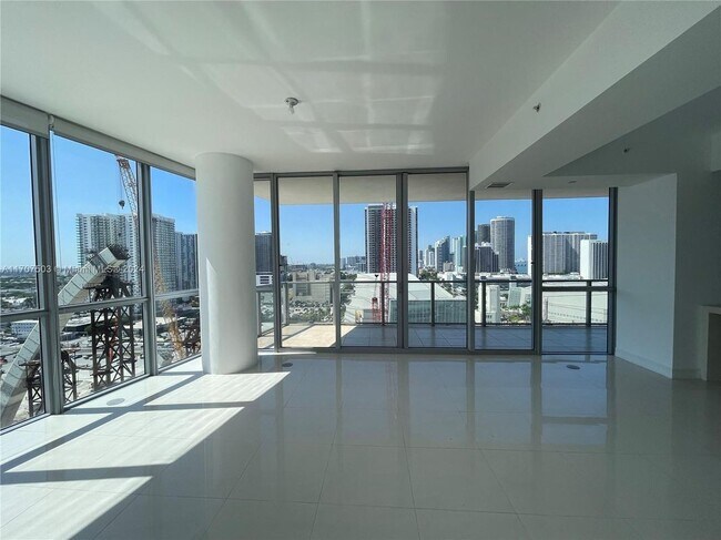 Foto del edificio - 1100 Biscayne Blvd