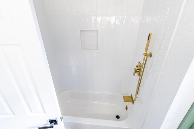 Foto del edificio - 7625 Shadow Wood Dr