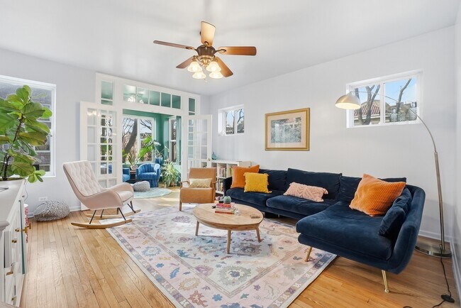 Foto del edificio - 7657 N Greenview Ave