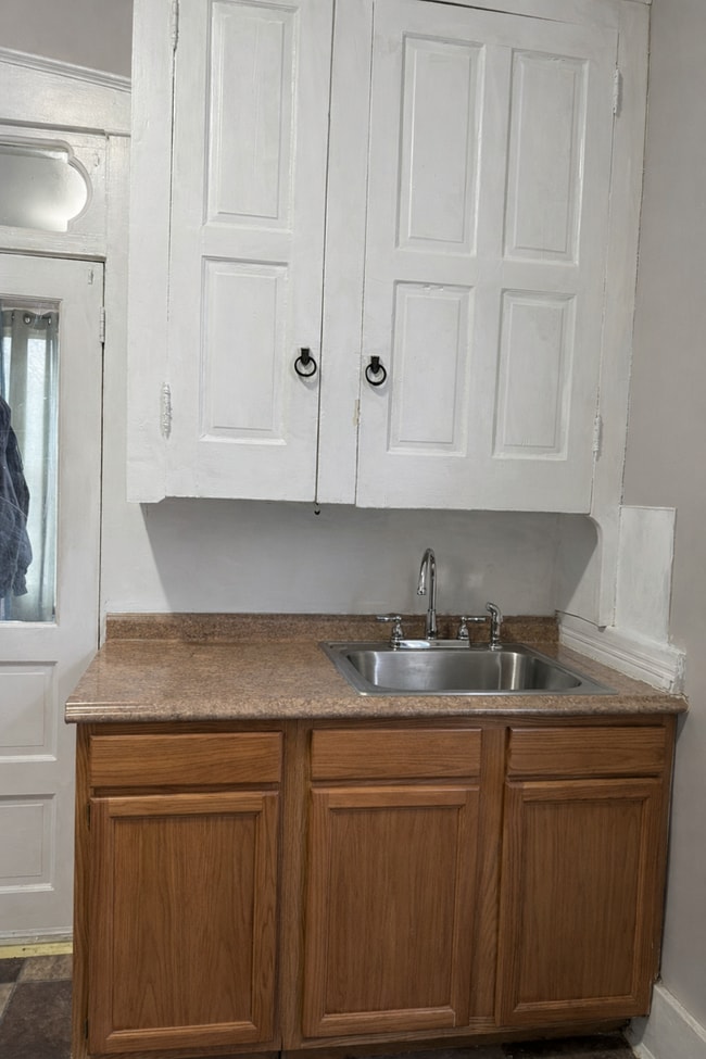 Building Photo - 2 Bedroom 2 Bathroom w/ Bonus room in Brownstown!