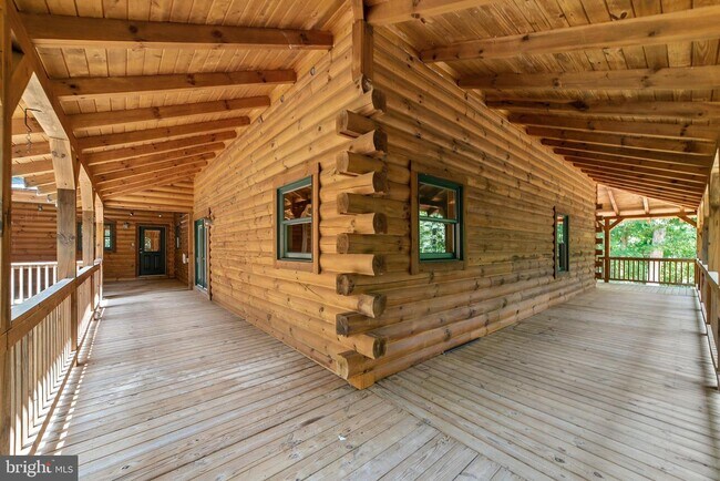 Building Photo - 4020 Millwood Rd