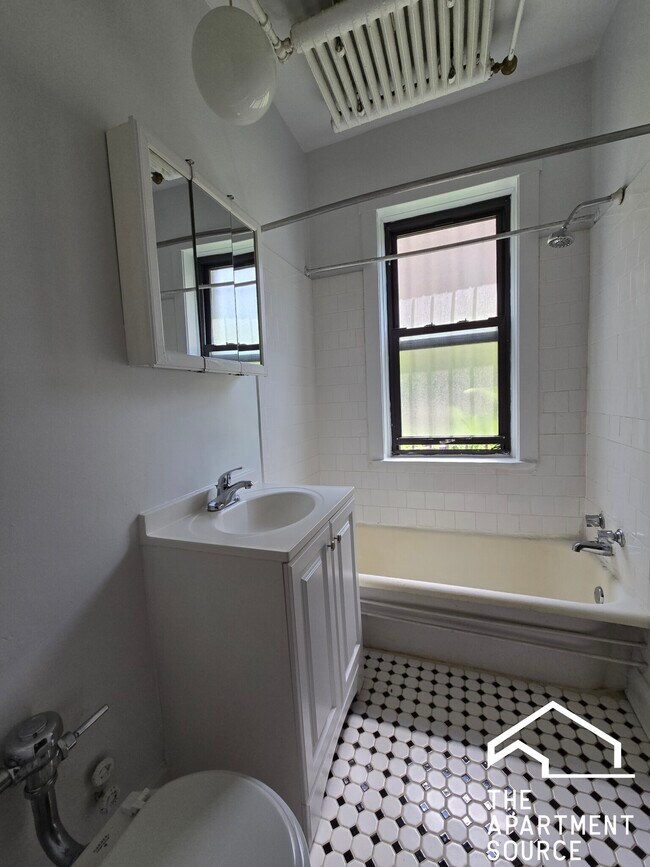 Foto del edificio - 4527 N Paulina St