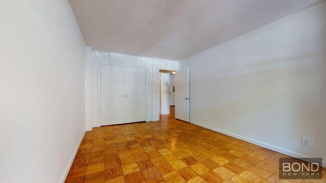 Building Photo - 236 E 36th St