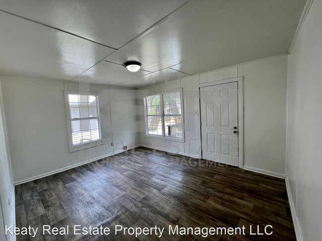 Building Photo - 3 br, 1 bath House - 111 Dora Street