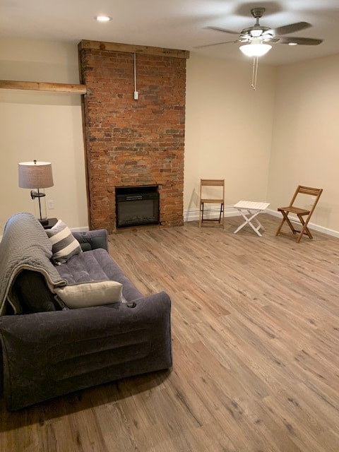 Living Room - 140 S 20th St